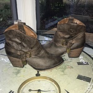 Rocket Dog Shoes - Brown ankle cowboy style booties- 8.5 Rocket Dog Shoes - Brown ankle cowboy style booties- 8.5